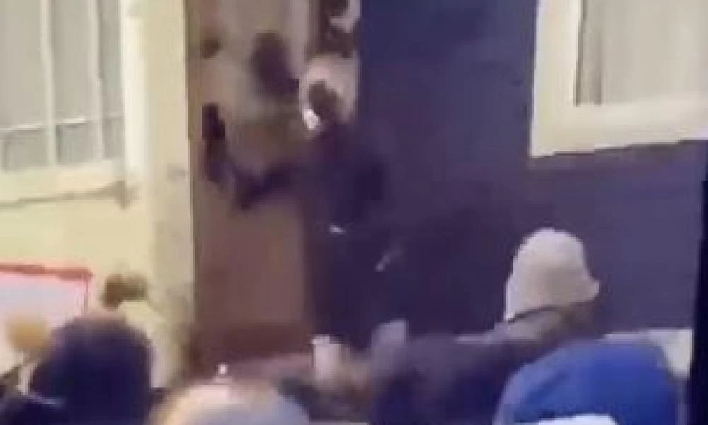 Γαλλία: Αντιεμβολιαστές επιτέθηκαν σε μέλος του κόμματος του Μακρόν